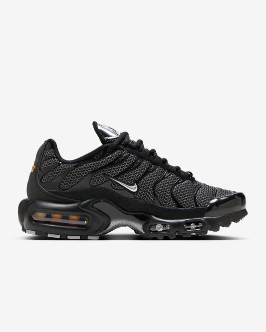 NIKE AIR MAX PLUS BLACK METALLIC SILVER