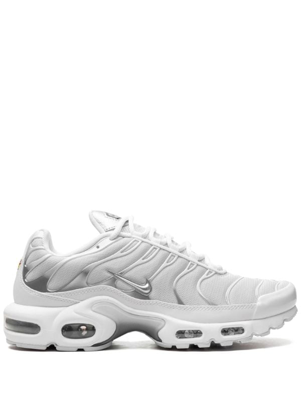 AIR MAX PLUS WMNS "WHITE / METALLIC SILVER"